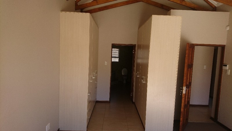 To Let 3 Bedroom Property for Rent in Hillside Free State